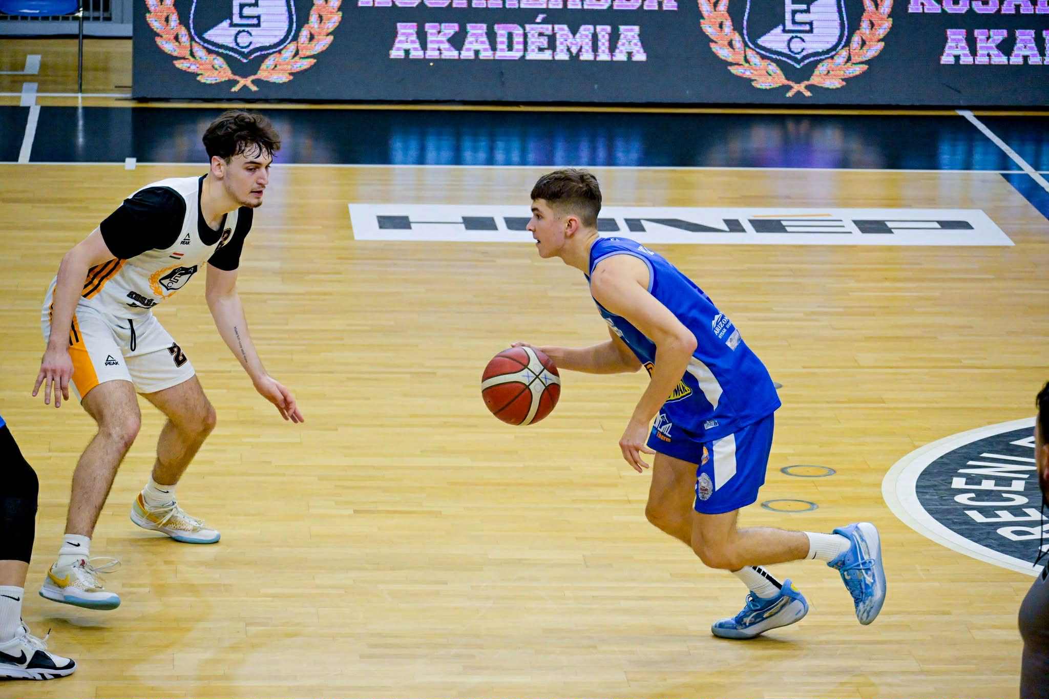 d4f1ba44-dc82-4233-b726-7fddd9bf8a7e